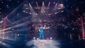 Sophie Ellis-Bextor fait le tour des salles de concert vides dans son nouveau clip