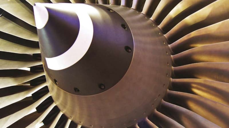 Le groupe Hexcel, qui fournit des matériaux composites aux constructeurs aéronautiques Airbus, Boeing et Dassault, mise sur les compétences plutôt que sur l'expérience des candidats. 