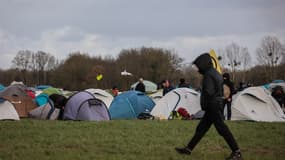 Des opposants à Vanze, près de Sainte-Soline dans les Deux-Sèvres, ce samedi 24 mars 2023.