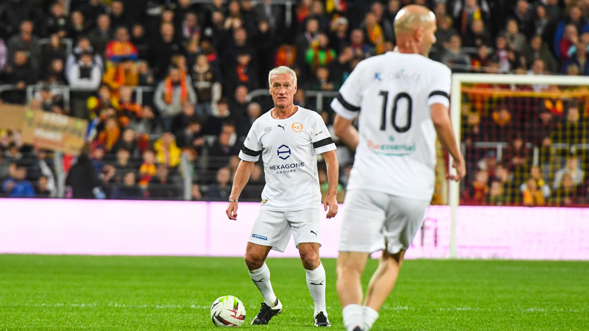 ZIDANE CONTRE DESCHAMPS: DES ANCIENS DE 1998 BIENTÔT RÉUNIS POUR UN MATCH DE GALA DE L'AS CANNES