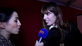 "Je me sens comme un gnome dans la cour des grands !" : la joie de Lou Doillon au micro de Candice Mahout vendredi soir.