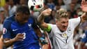 La main de Bastian Schweinsteiger pendant Allemagne-France