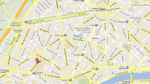 Rue de la Pompe à Paris, où un touriste japonais a été blessé lors d'un braquage à la hache, mardi