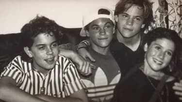 Alexander Polinsky, Brian Austin Green, Stephen Dorff et Soleil Moon Frye dans les années 90. Image extraite du documentaire "Kid 90", diffusé sur Hulu.