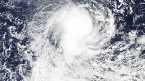 La tempête tropicale Berguitta, à l'approche de l'île Maurice et de la Réunion, le 17 janvier 2018. 