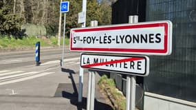 Sainte-Foy-lès-Lyon devient Sainte-Foy-lès-Lyonnes à l'occasion de la Journée internationale des droits des femmes le 8 mars 2025.