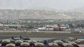 Des avions sur le tarmac de l'aéroport de Kaboul le 14 août 2021