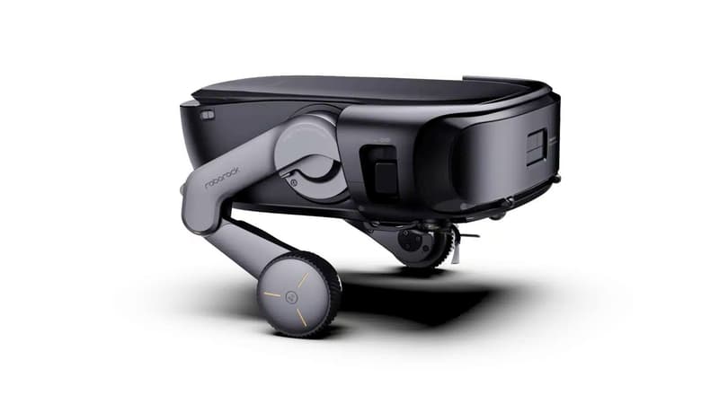 CES 2026: avec ses deux jambes, le Roborock Saros Rover est un aspirateur robot prêt à en découdre avec les escaliers pour nettoyer vos sols sales