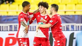 Jakobs, Akliouche et Volland, au stade Louis-II de Monaco le 8 février 2022