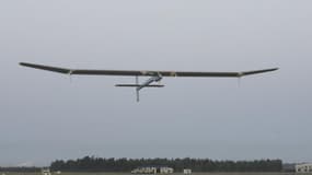 Solar Impulse, l'avion solaire piloté par le Suisse Bertrand Piccard, a atterri dimanche à Washington au terme d'un vol de près de 30 heures en provenance de St Louis dans le Missouri, avant-dernière étape de sa traversée des Etats-Unis destinée à vanter