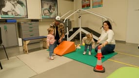 Marley et Mylène, des sœurs jumelles atteintes d'amyotrophie spinale, ont été guéries grâce au Téléthon