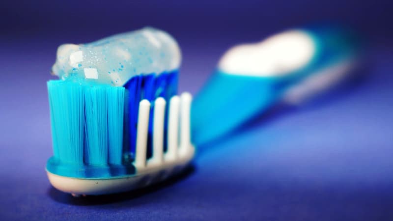 Au moins trois millions de personnes ont déjà limité leur consommation de dentifrice en France (photo d'illustration).