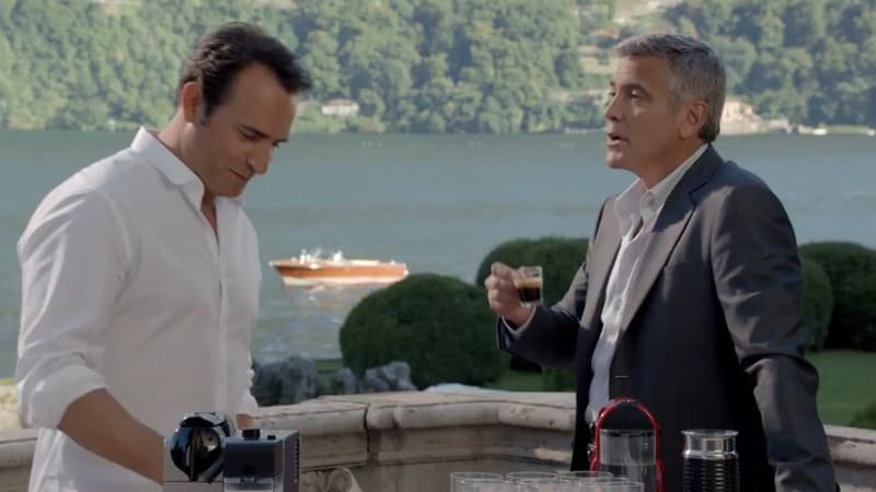 Jean Dujardin et George Clooney se battent pour un café.