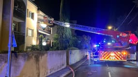 Les sapeurs-pompiers ont été appelés un peu après minuit pour un incendie d'un appartement sur l'avenue des arènes de Cimiez.