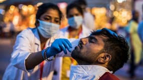 Test de dépistage du Covid-19, le 12 avril 2021 à Haridwar, en Inde