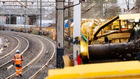 Un chantier de renouvellement de voies SNCF mené par TSO