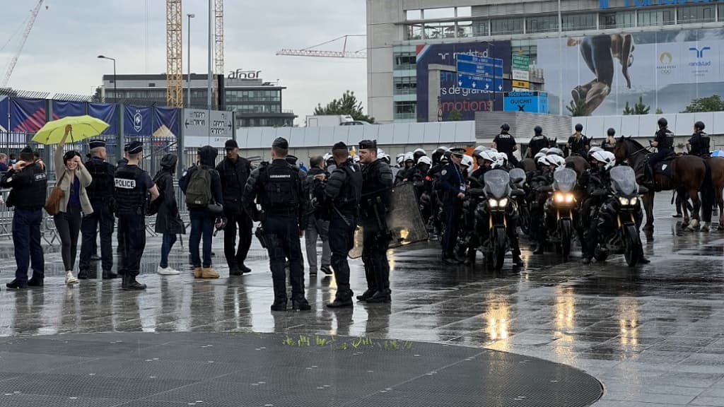 Le dispositif policier en place au Stade de France pour France-Danemark le 3 juin 2022