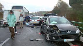Une automobiliste de 22 ans est décédée ce dimanche, après un carambolage provoqué par une averse de grêle, dans le Jura. (Photo d'illustration)