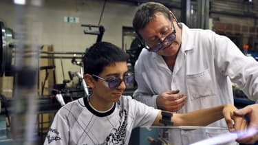 L'objectif fixé par le gouvernement d'avoir 700.000 apprentis en 2017 semble difficile à atteindre.