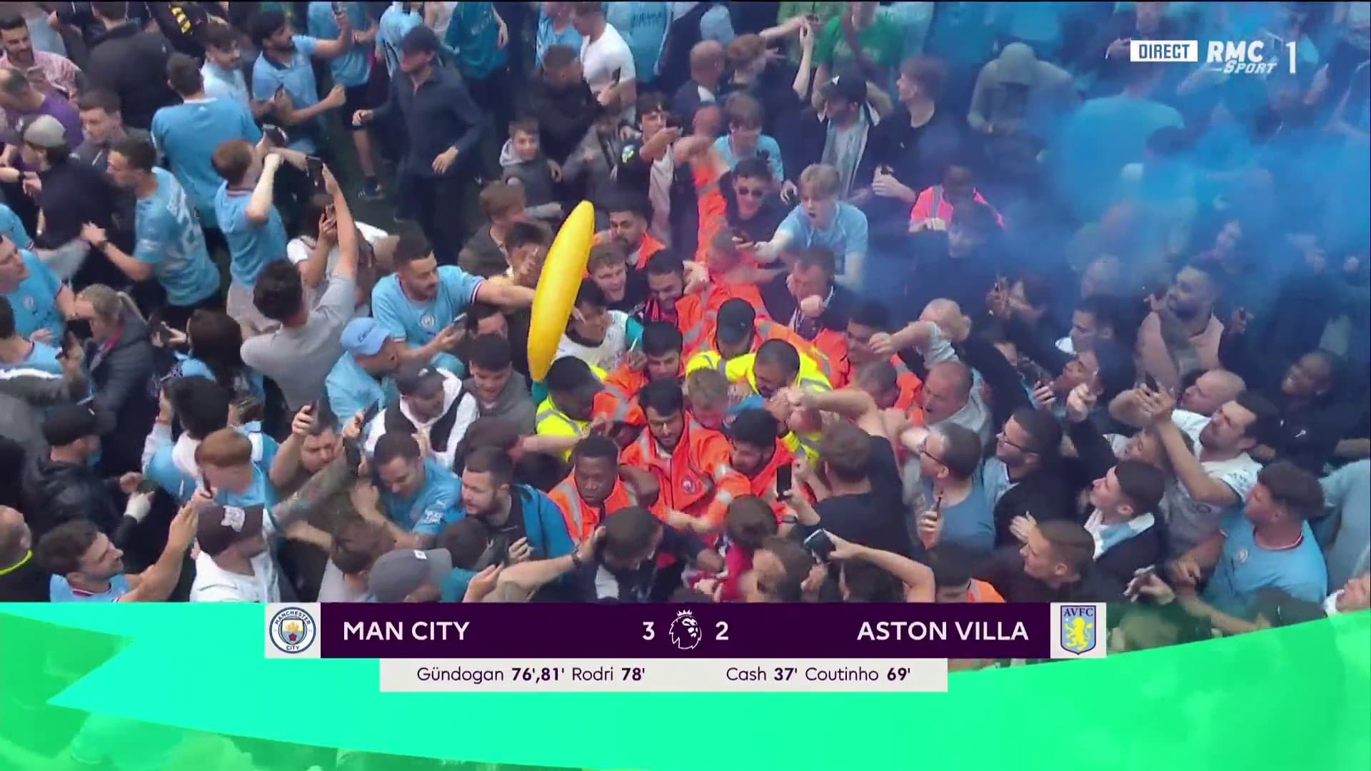 De Bruyne exfiltré par la sécurité de Manchester City à l'Etihad Stadium, le 22 mai 2022