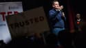 Ted Cruz lors d'un meeting dans le New Hampshire, le 3 février 2016. Au premier plan, une pancarte avec son logo de campgne "Trusted".
