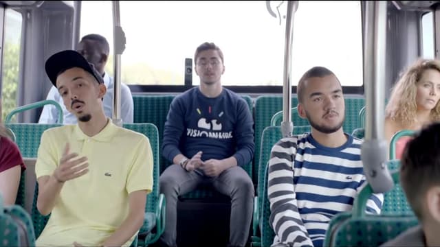 Panayotis Pascot dans le clip de Big Flo et Oli, "Dommage".