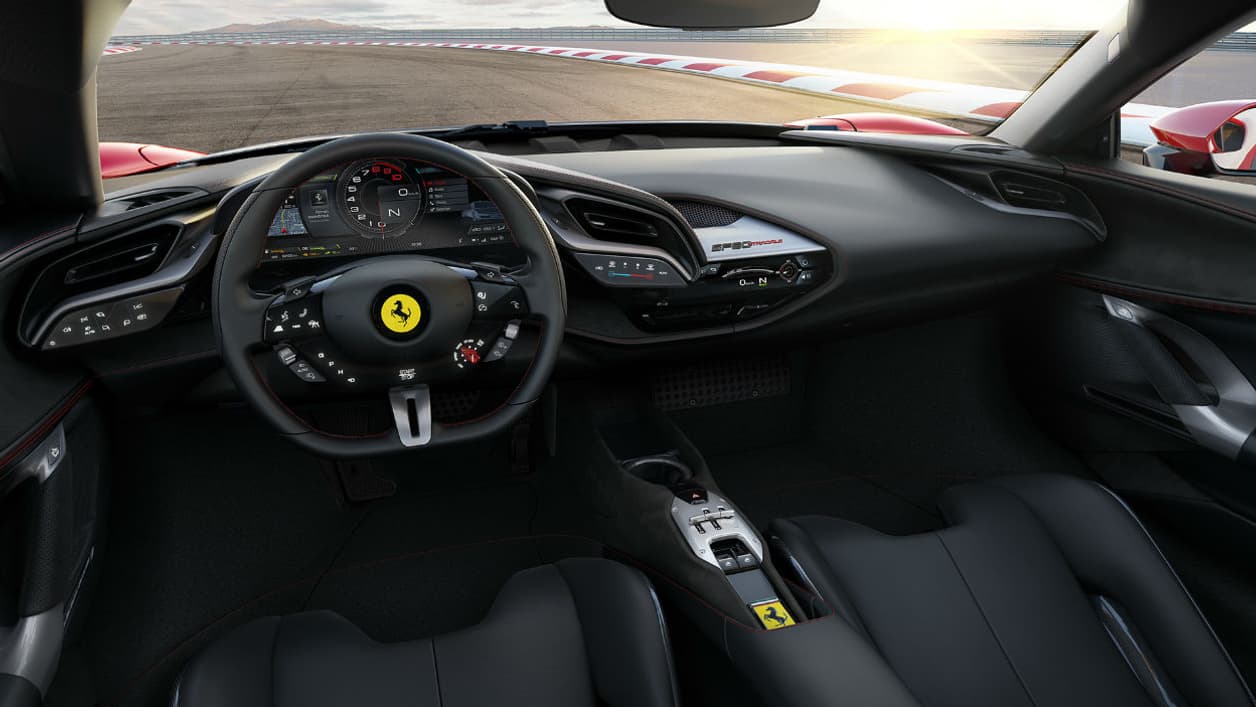 A l'intérieur de la SF90 Stradale A l'intérieur de la SF90 Stradale