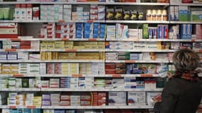 En permettant de vendre des médicaments hors des pharmacies, l'inspection générale des Finances table sur une baisse des prix.