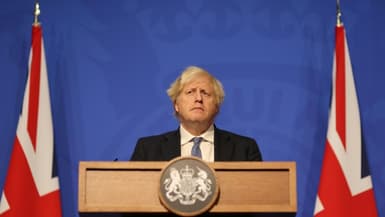 Le Premier ministre britannique Boris Johnson lors d'une conférence de presse à Londres le 8 décembre 2021.