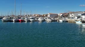 Pour éviter des vacances trop onéreuses, mieux vaut éviter les Saintes Maries de la Mer en Juillet, et y aller en août.