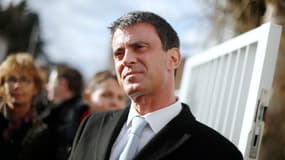 Manuel Valls ne veut pas "rajouter de la pauvreté à la pauvreté"