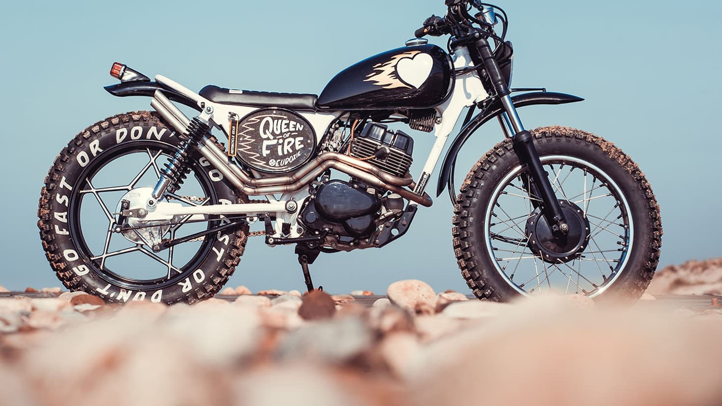 Gaby, une Honda 250 CM de 1982, aux couleurs d'Eudoxie