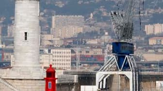 Les marins CGT de la Société nationale Corse Méditerranée (SNCM) ont bloqué mercredi deux passes d'entrée, sud et nord, du port de Marseille. Ils dénoncent la réduction du nombre de liaisons entre le continent et la Corse à partir du port de Nice et craig