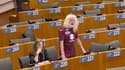 Mick Wallace avec un maillot du Torino au Parlement européen, dans une vidéo le 11 avril 2024