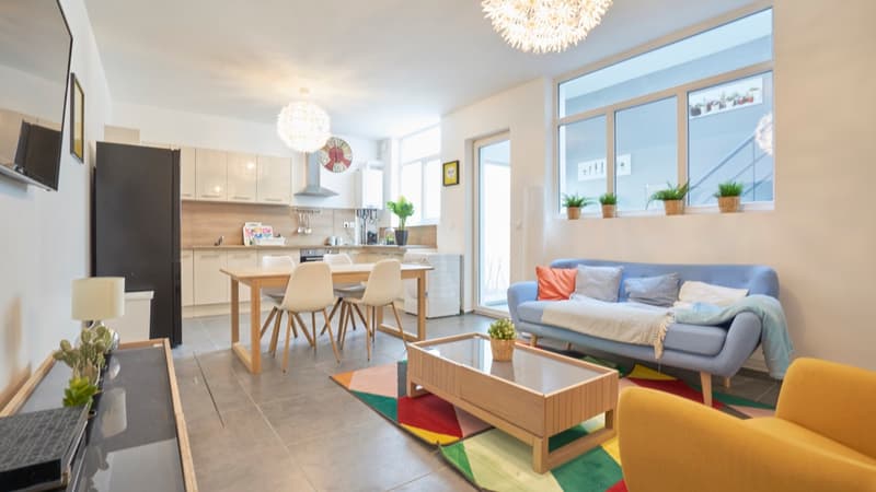 Un salon flambant neuf 