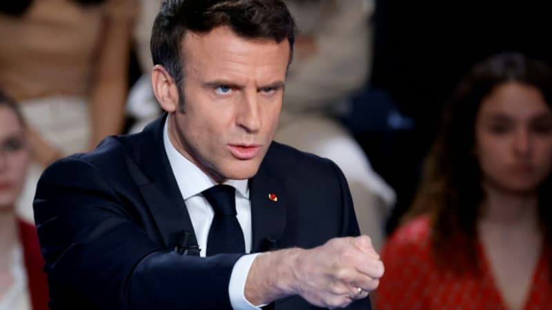 EN DIRECT - Présidentielle: à 27 jours du premier tour, Macron toujours en tête dans les sondages