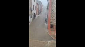 Une rue inondée à Estagel (Pyrénées-Orientales) le 12 juillet 2025