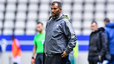 Youssef Chibhi lorsqu'il était entraîneur du FC Versailles, à Paris le 24 octobre 2022