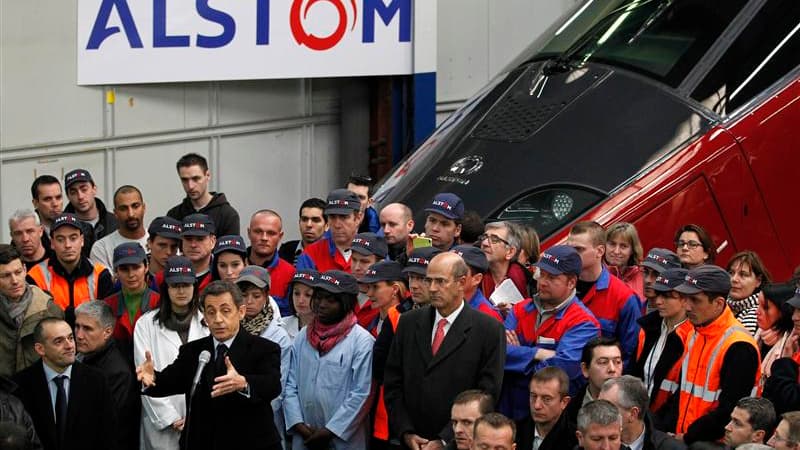 Nicolas Sarkozy est revenu mardi à l'usine Alstom d'Aytré, en Charente-Maritime, là-même où il avait promis en 2004 de tout faire pour sauver ce groupe alors en difficulté, pour mettre en avant son redressement au moment où ses adversaires lui opposent la