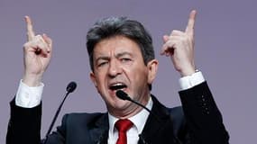Jean-Luc Mélenchon, qui s'est imposé comme le potentiel "troisième homme", a appelé jeudi les indécis de gauche à voter pour lui, pour l'aider à passer devant l'extrême droite, et "faire avancer le niveau des exigences" de la gauche. /Photo prise le 19 av