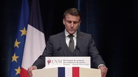"Ce jour sera à jamais marqué par l'empreinte de cet avocat": l'hommage d'Emmanuel Macron à Robert Badinter lors de la prestation de serment des élèves de l'École nationale de la magistrature
