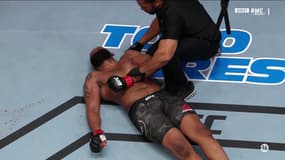 Curtis Blaydes au tapis après le KO infligé par Derrick Lewis à l'UFC