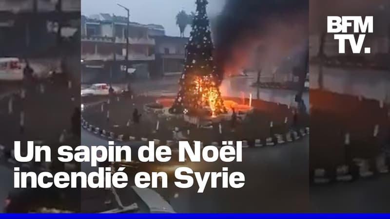 Des chrétiens syriens ont manifesté à Damas après qu'un sapin de Noël a été incendié près de Hama