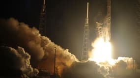 Le lancement de la fusée Falcon 9 de Space X le 10 janvier 2015.