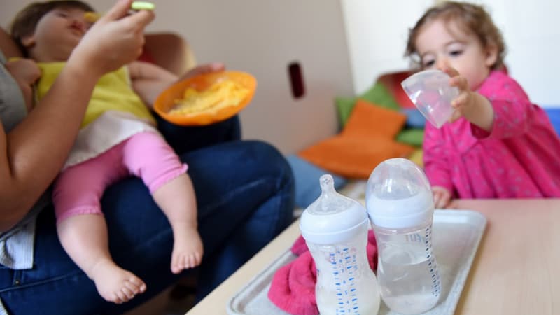 Parmi les 20% de ménages les plus pauvres, seuls 2,5% ont recours à une "nounou" pour leur bambin, contre 37% parmi les 20% les plus riches.