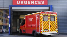 Une ambulance aux urgences (photo d'illustration)