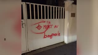 Des tags racistes ont été découverts sur la mosquée de Cherbourg-en-Cotentin en novembre 2023.