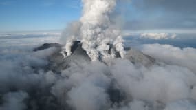 Un lourd bilan est à craindre au lendemain de l'éruption soudaine du volcan Ontake, au centre du Japon.