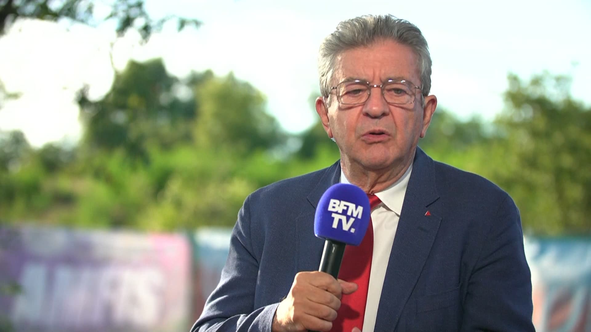 "IL Y A UNE IMMENSE COLÈRE POPULAIRE CADENASSÉE": JEAN-LUC MÉLENCHON SOUTIENT LE MOUVEMENT DU 10 SEPTEMBRE
