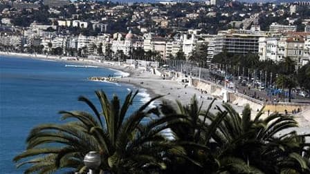 Vue de Nice. Les Chinois et les Russes, notamment, ont permis au tourisme français de réaliser une bonne saison estivale 2010. La fréquentation de la clientèle étrangère est en hausse de 10% sur les mois de juillet-août par rapport aux mêmes mois de l'ann